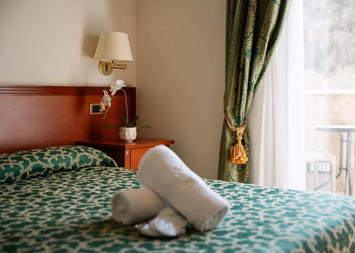 Grand Elite Hotel 3*