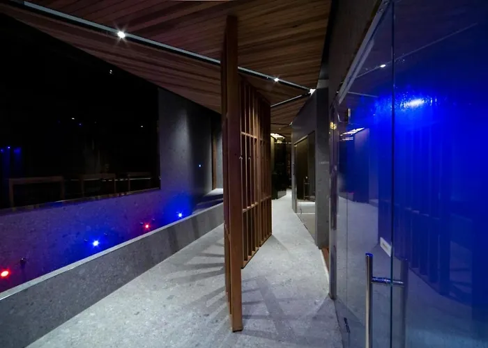 Grand Elite Hotel 3*